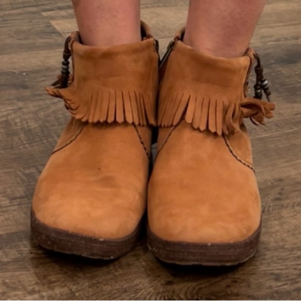 UGG Fringe Ankle Boots - Tan